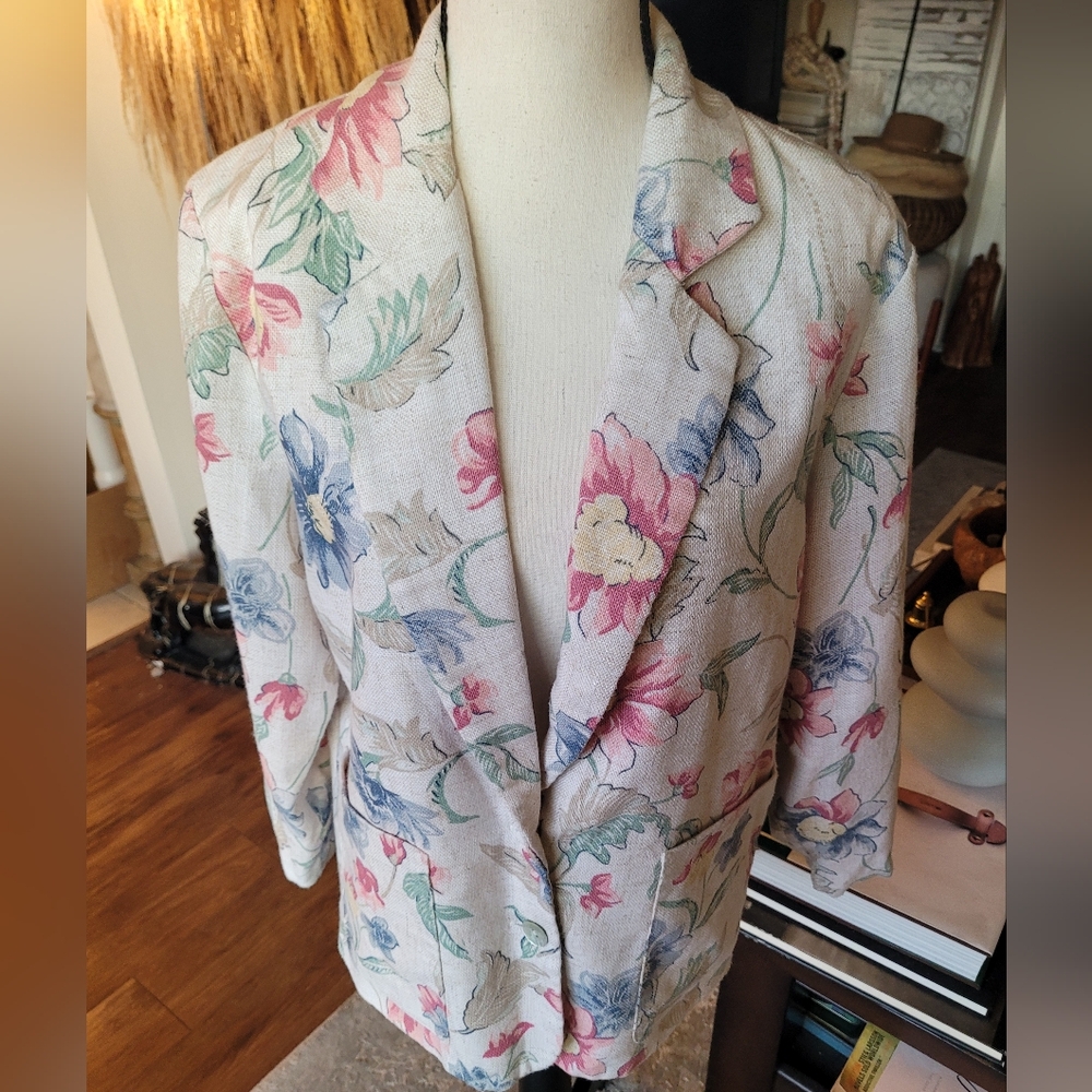 Vintage Appleseed's Floral Blazer with Pastel Hues